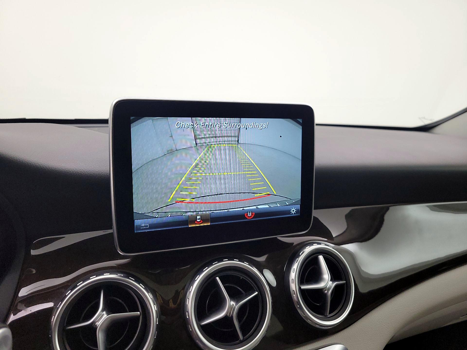 Thumbnail: 2016 Mercedes-Benz GLA - 15