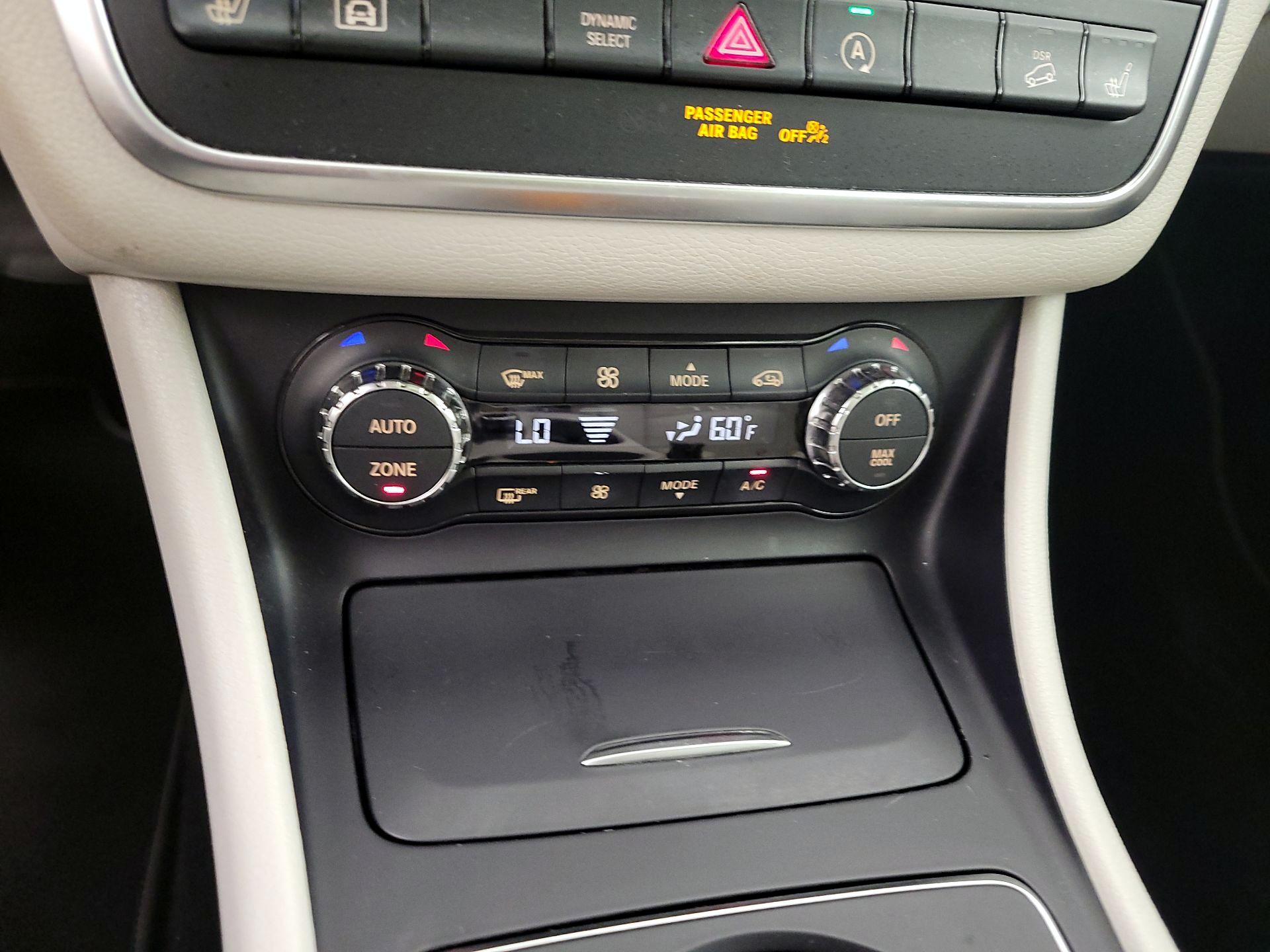 Thumbnail: 2016 Mercedes-Benz GLA - 17