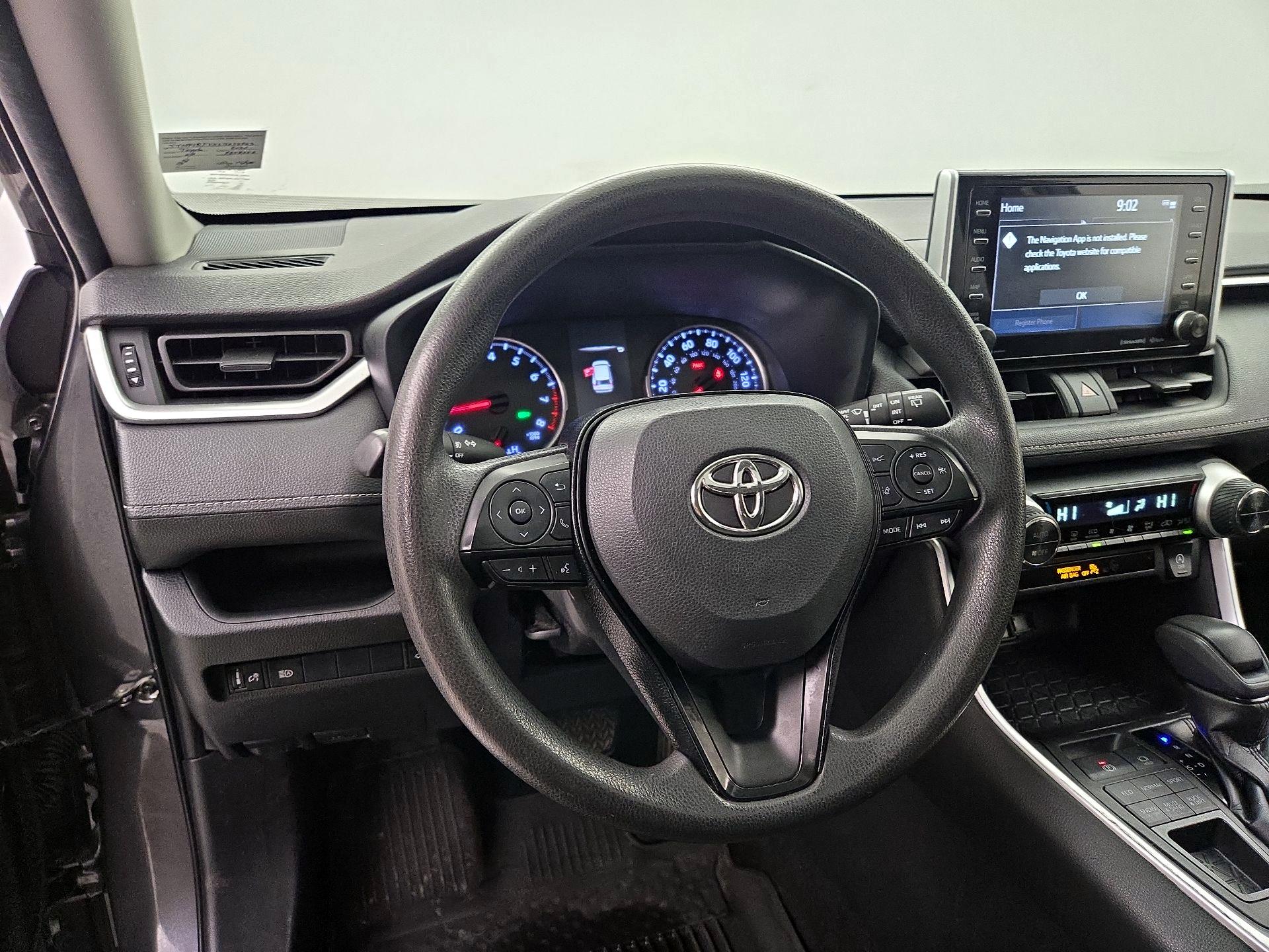 Thumbnail: 2020 Toyota RAV4 - 10
