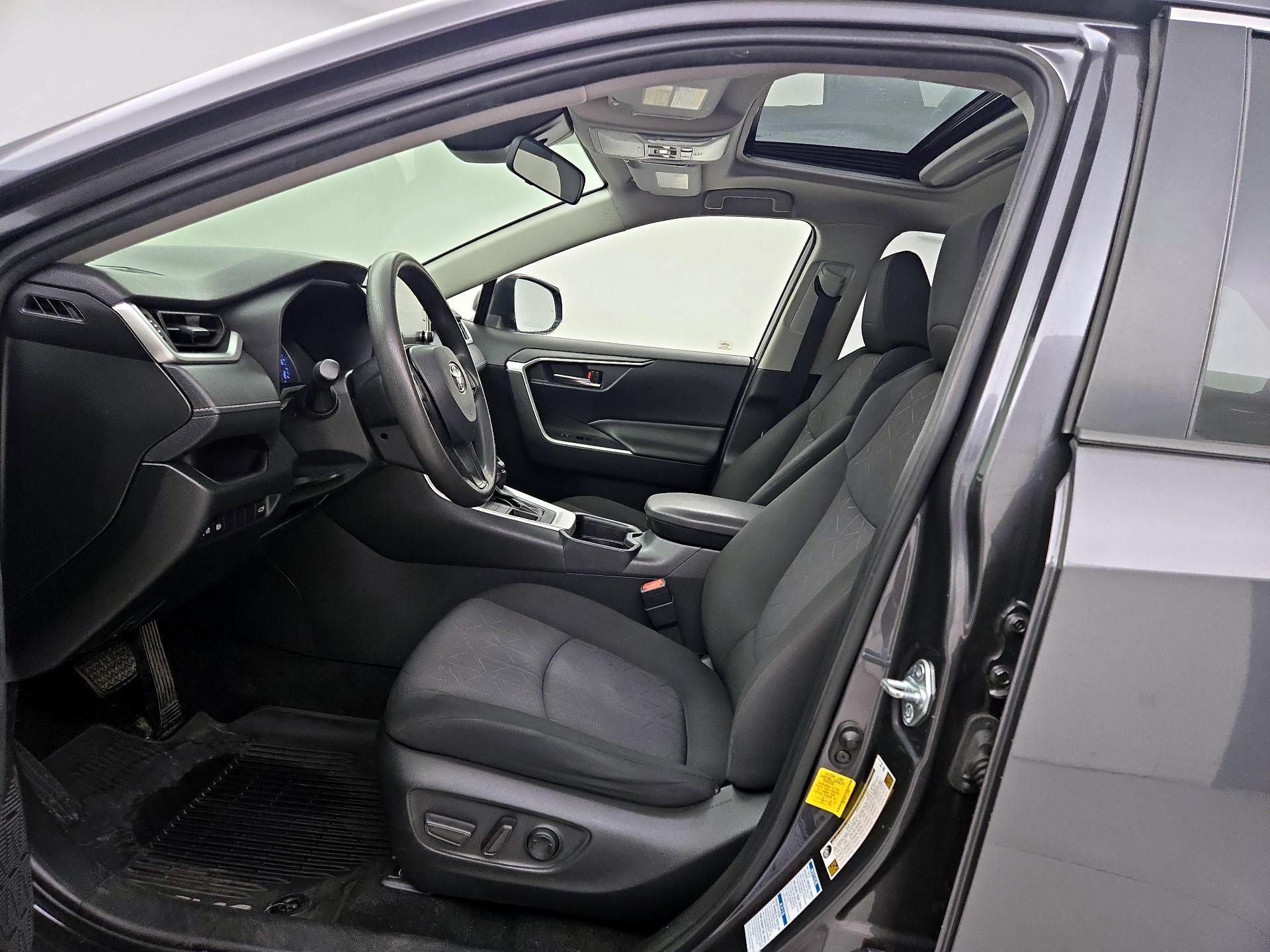 Thumbnail: 2020 Toyota RAV4 - 11