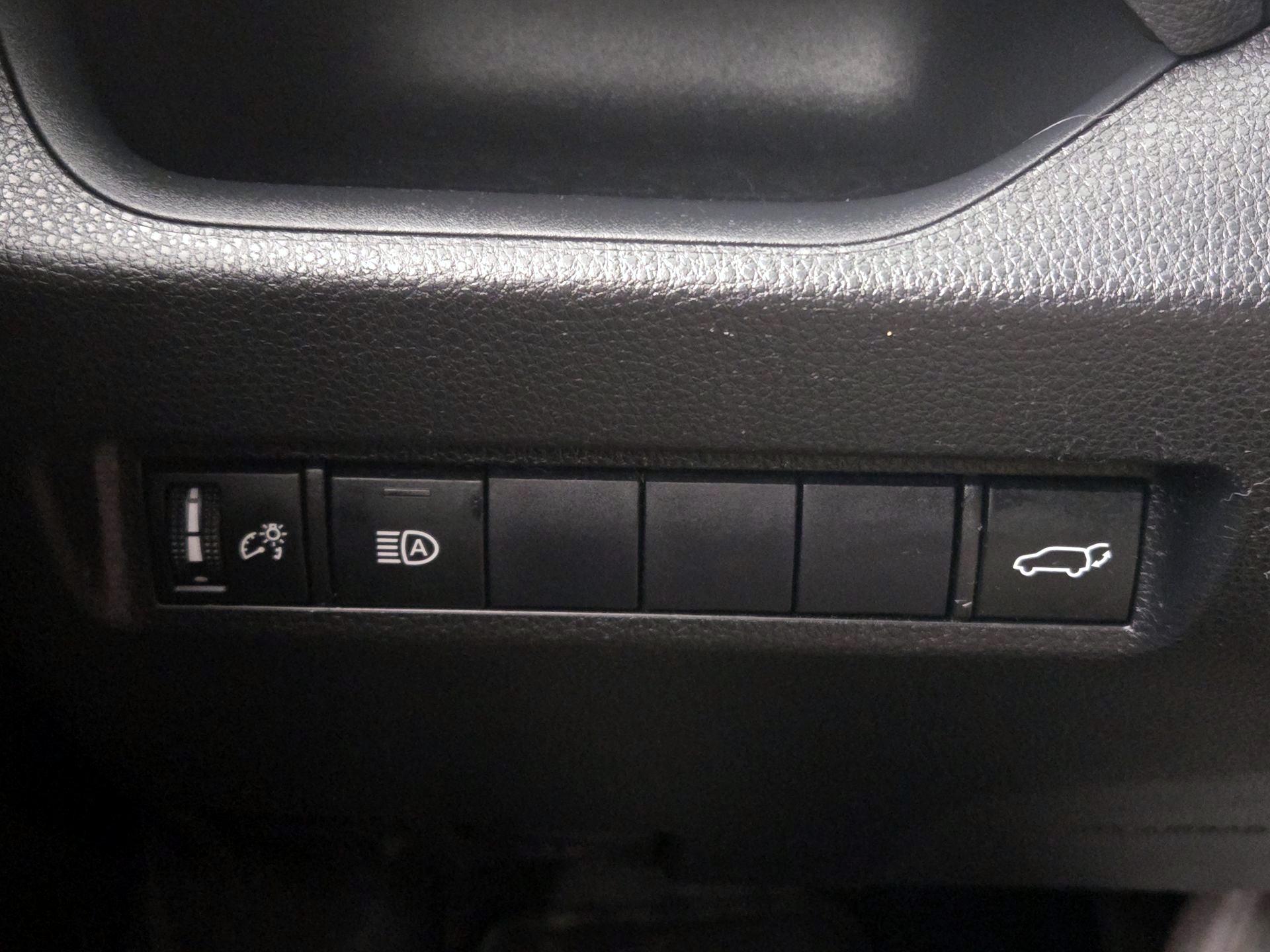 Thumbnail: 2020 Toyota RAV4 - 13