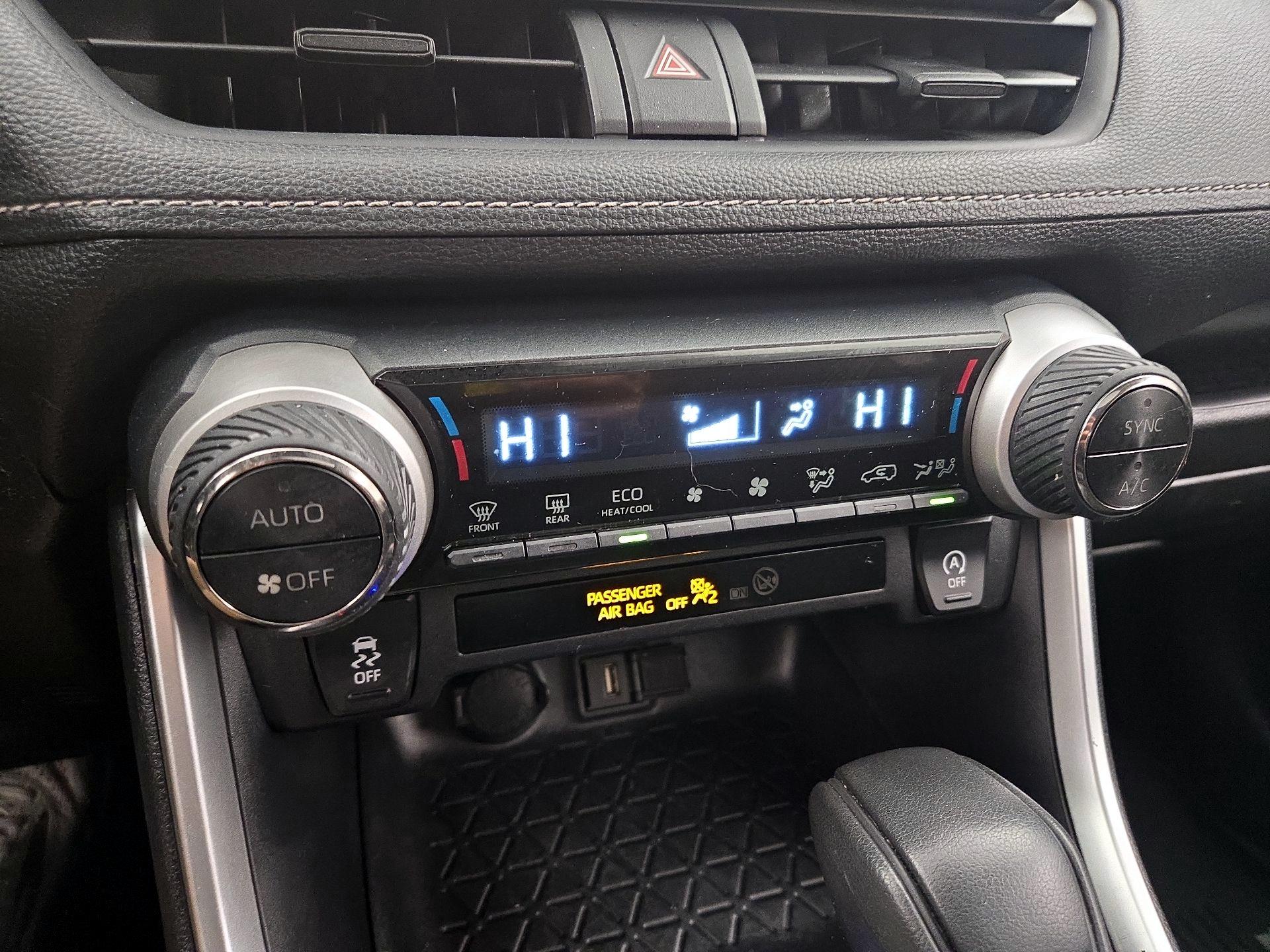 Thumbnail: 2020 Toyota RAV4 - 16