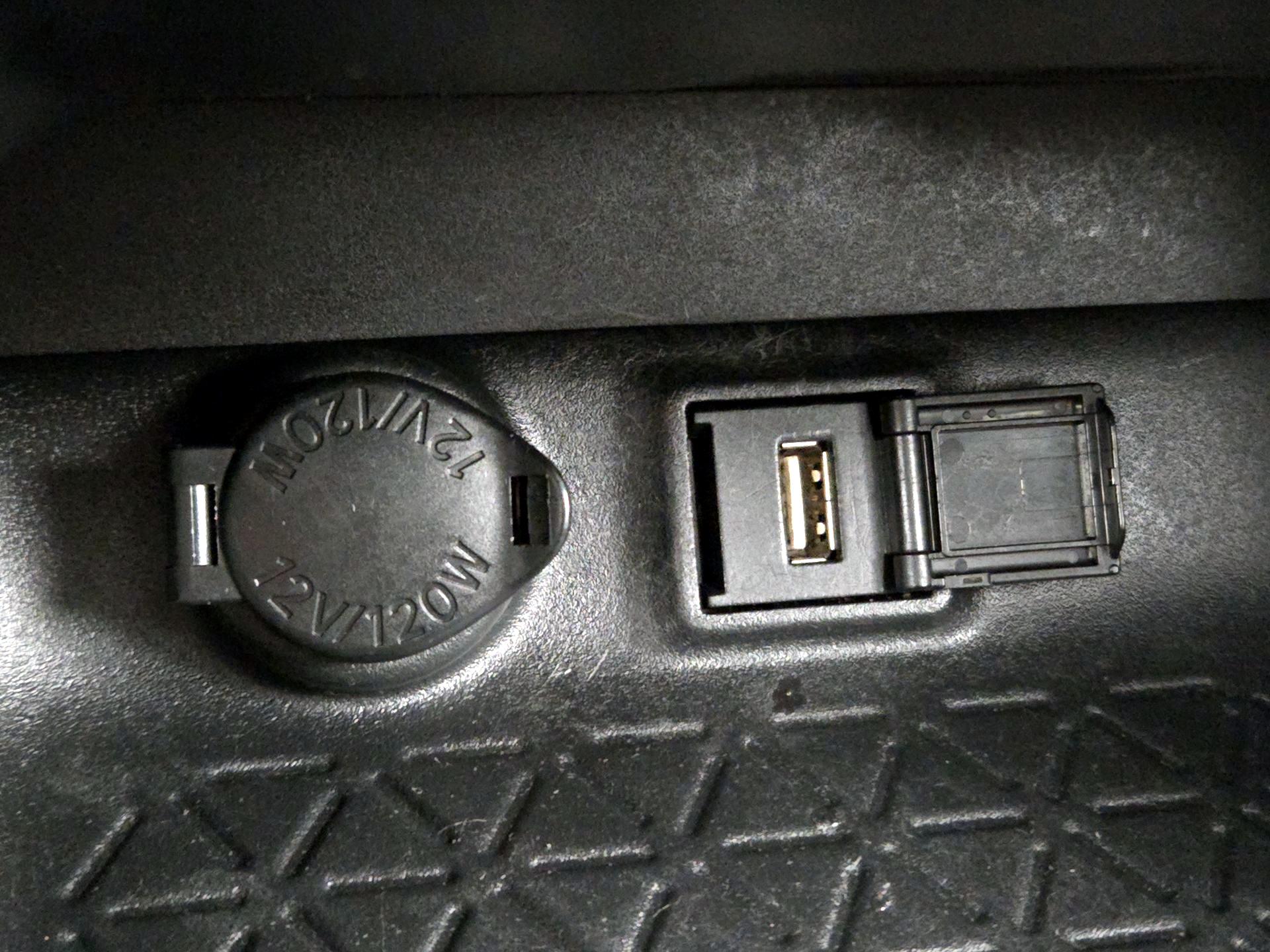 Thumbnail: 2020 Toyota RAV4 - 18