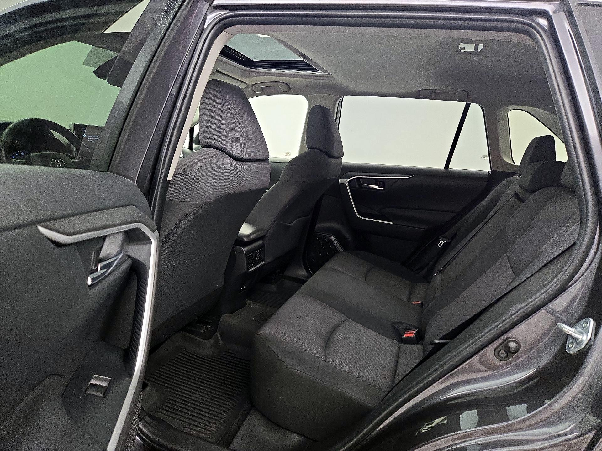 Thumbnail: 2020 Toyota RAV4 - 20