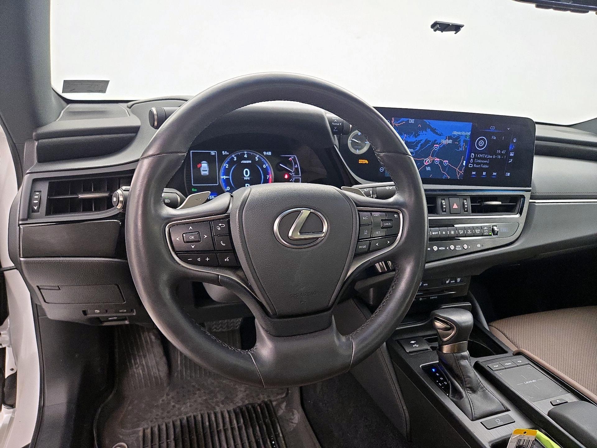 Thumbnail: 2022 Lexus ES - 10