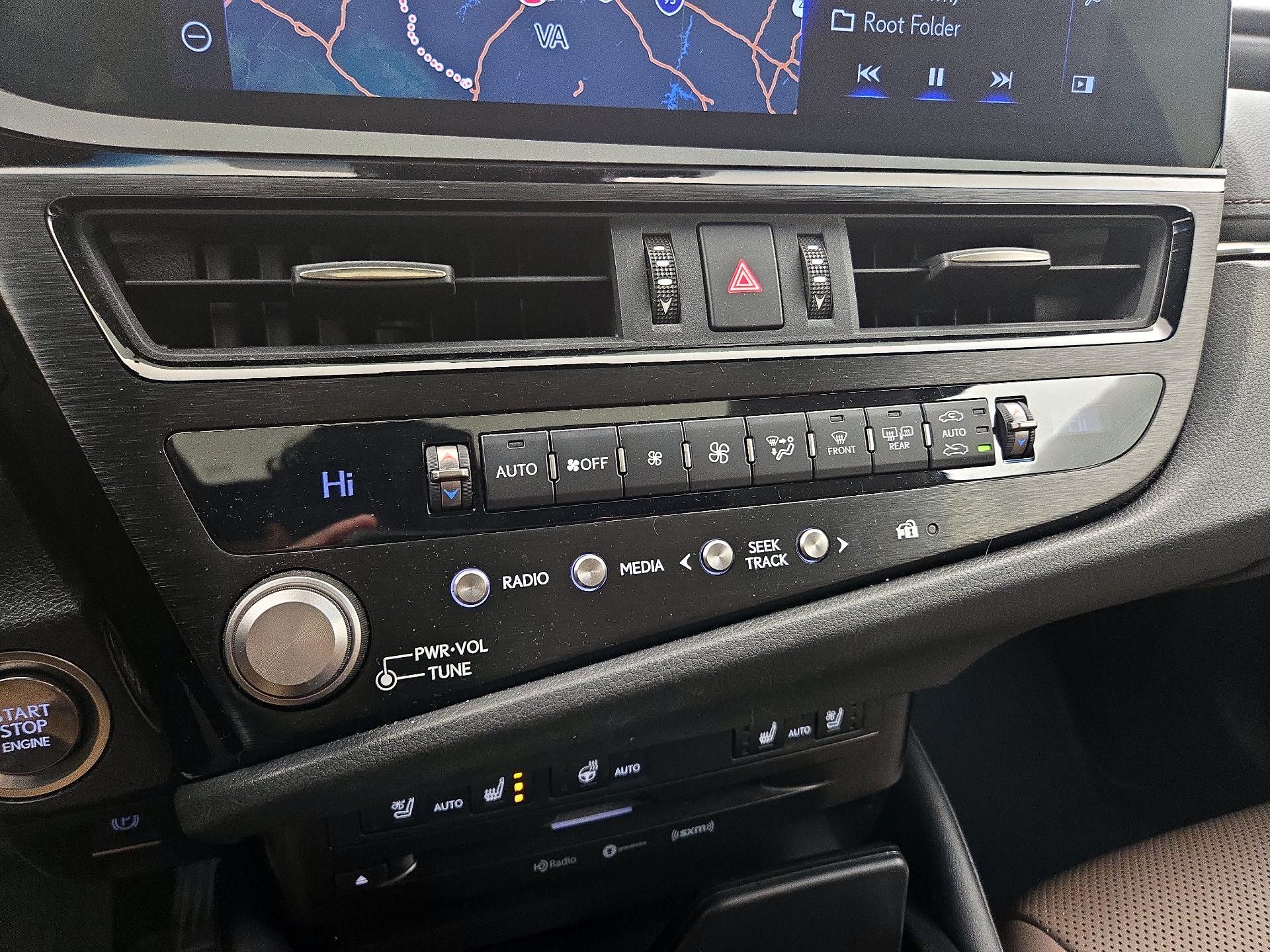 Thumbnail: 2022 Lexus ES - 17