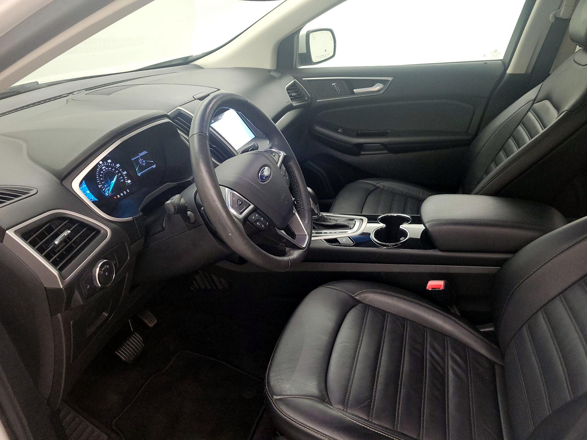 Thumbnail: 2016 Ford Edge - 11