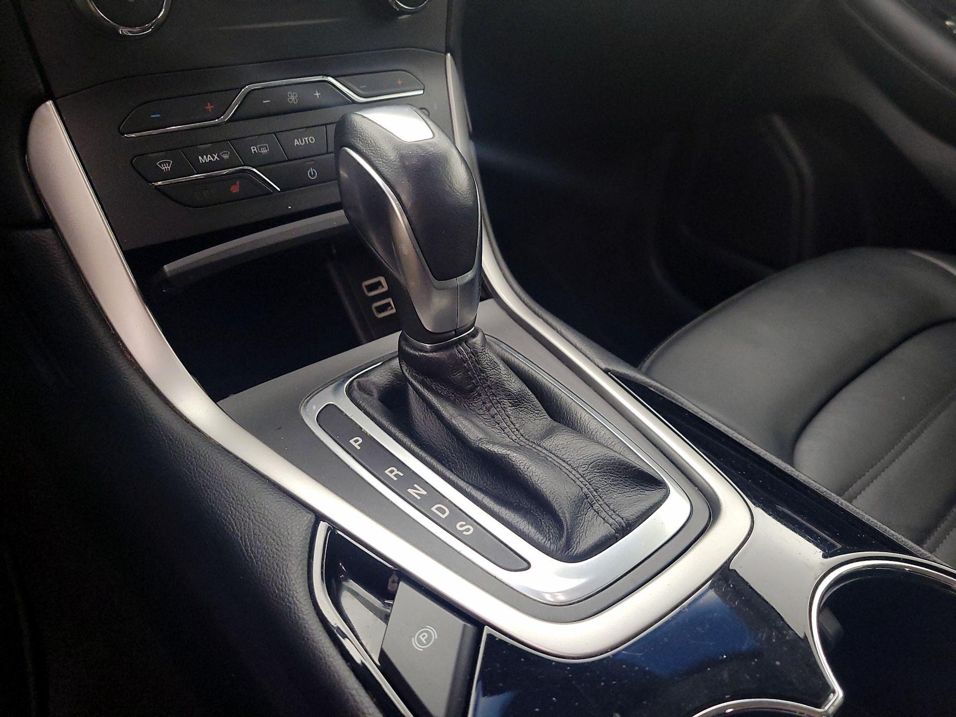 Thumbnail: 2016 Ford Edge - 18