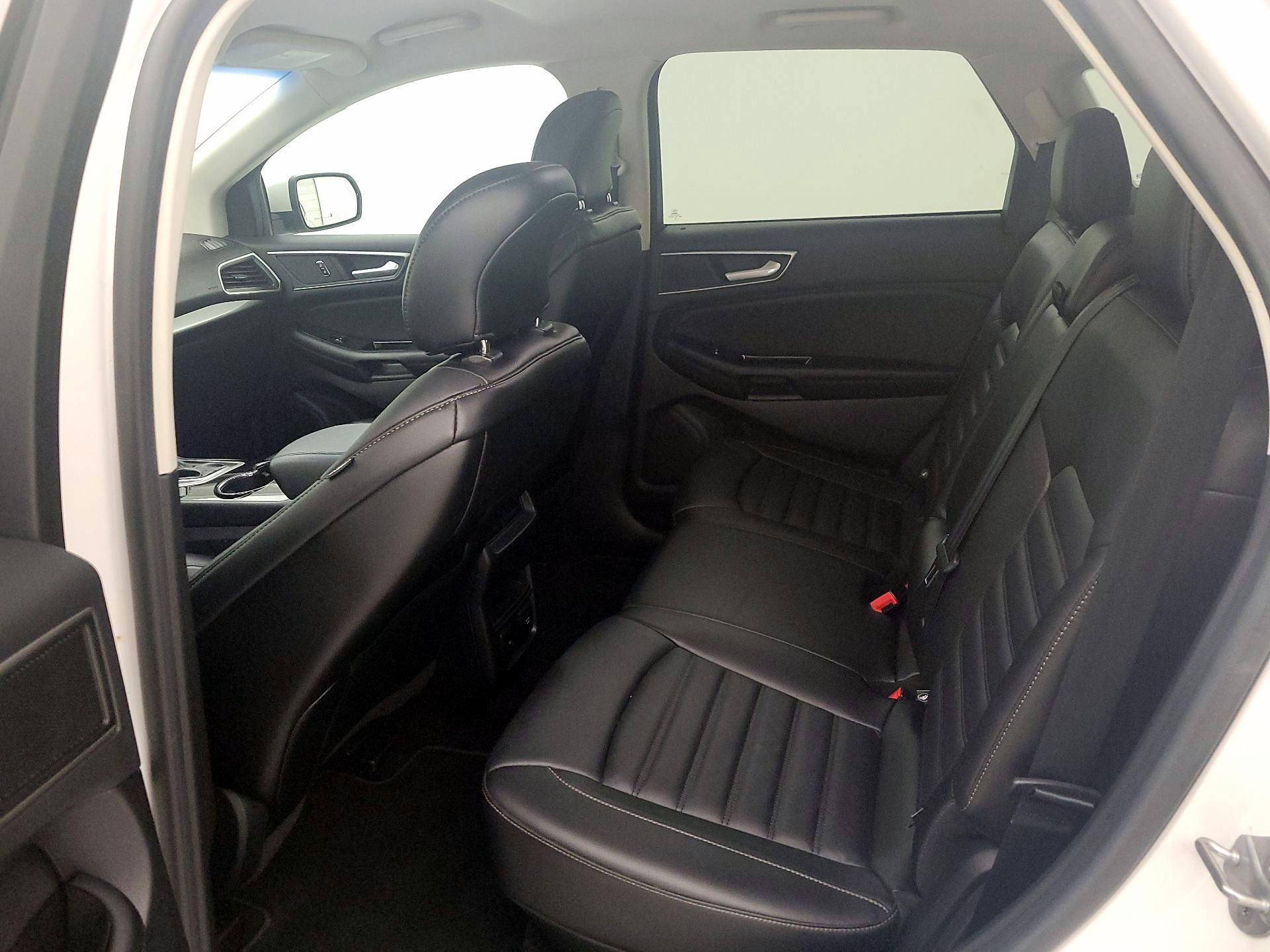 Thumbnail: 2016 Ford Edge - 20