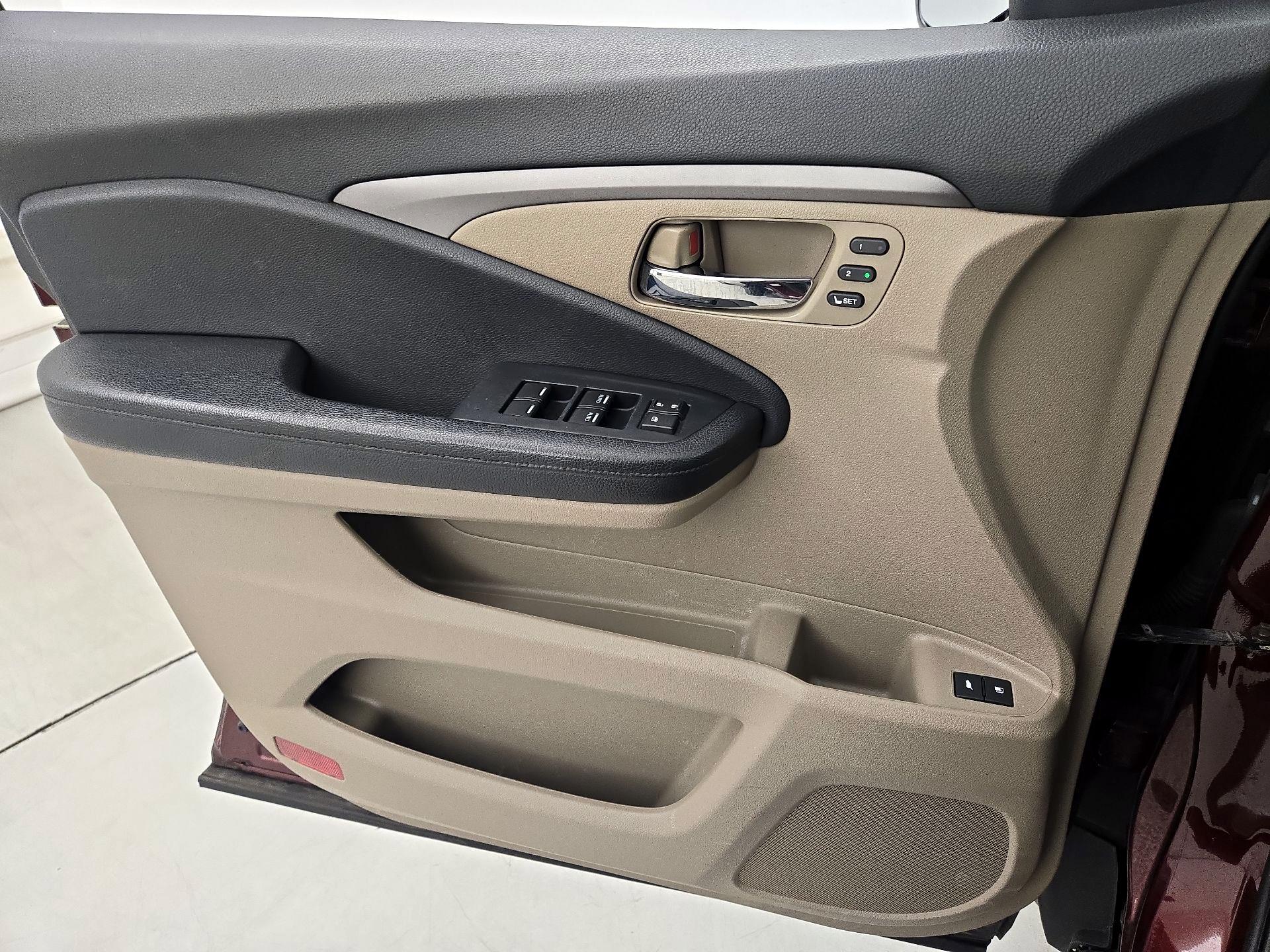 Thumbnail: 2020 Honda Pilot - 12