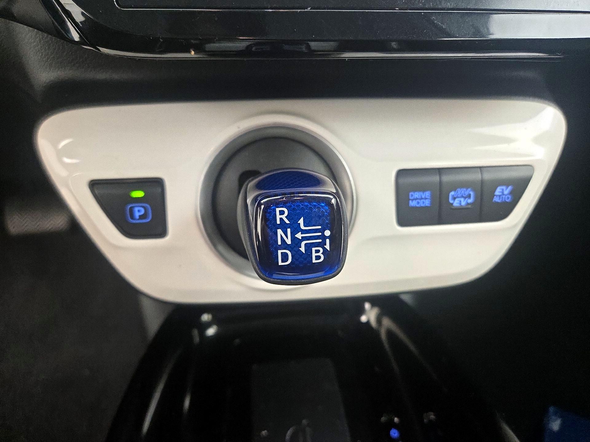 Thumbnail: 2018 Toyota Prius Prime - 18