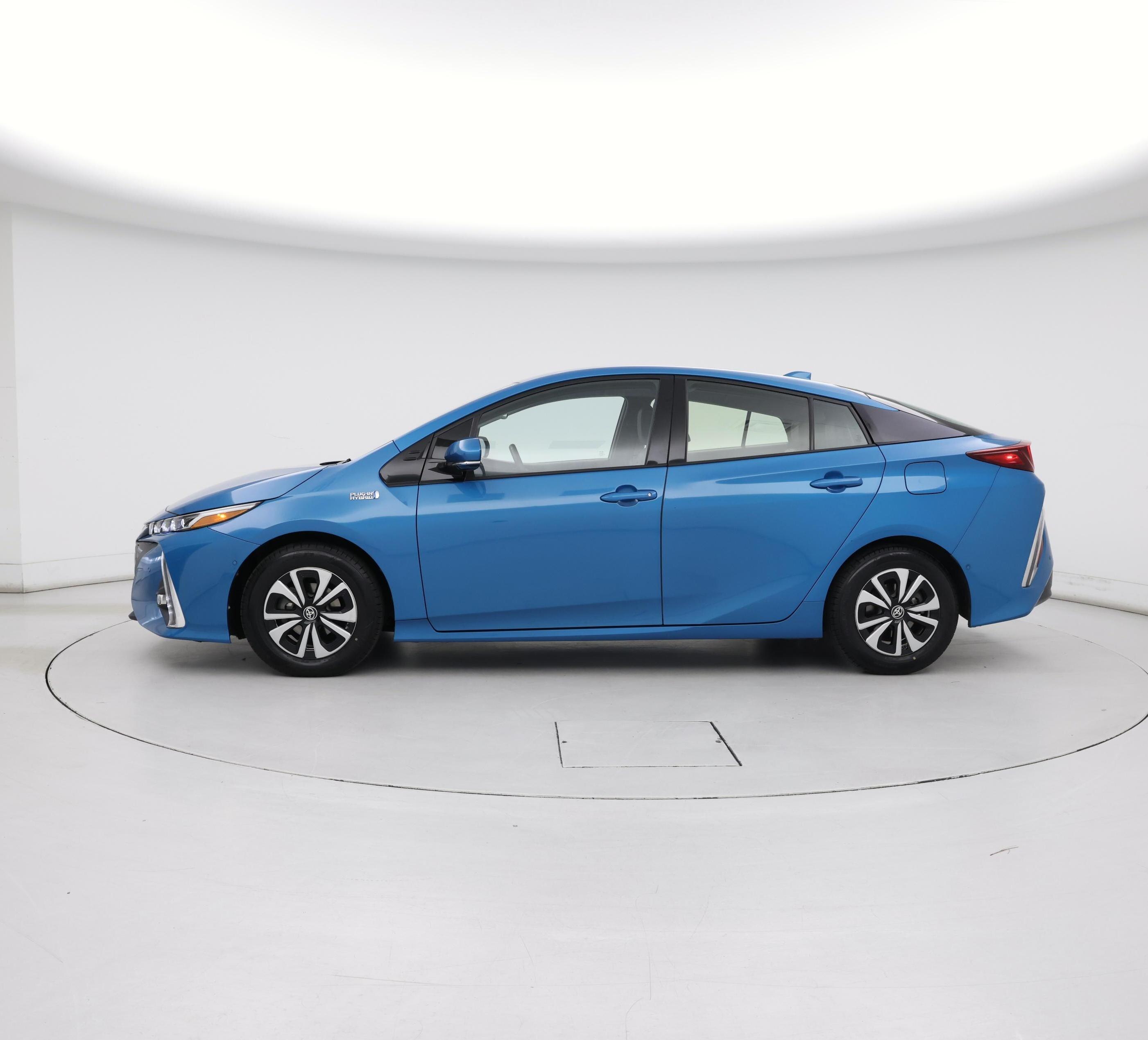 Thumbnail: 2018 Toyota Prius Prime - 3