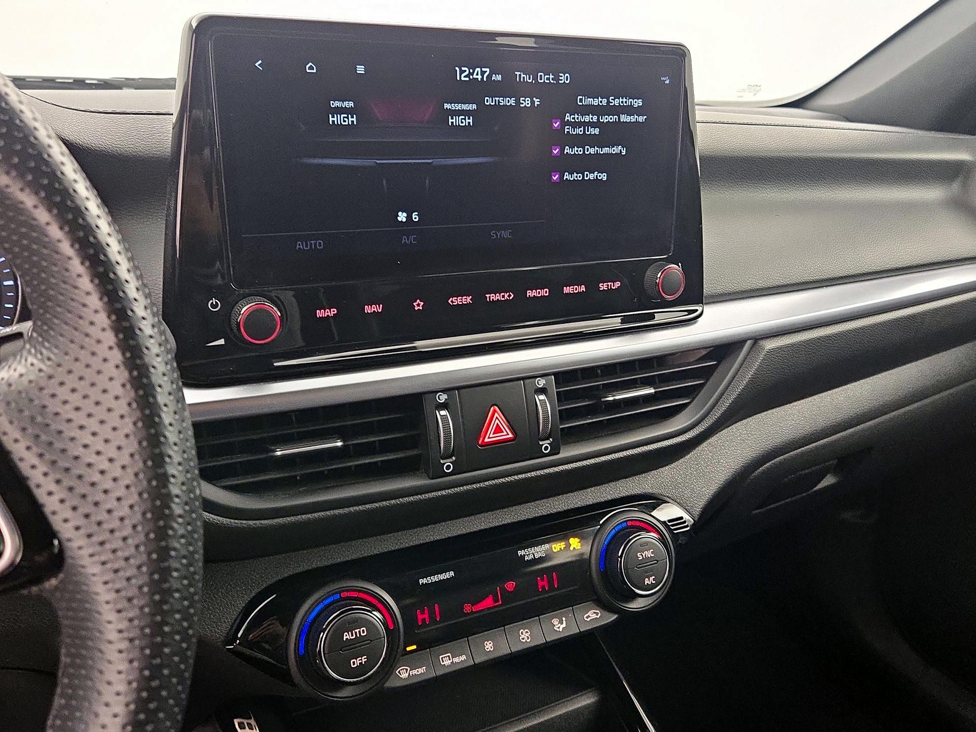 Thumbnail: 2022 Kia Forte - 17