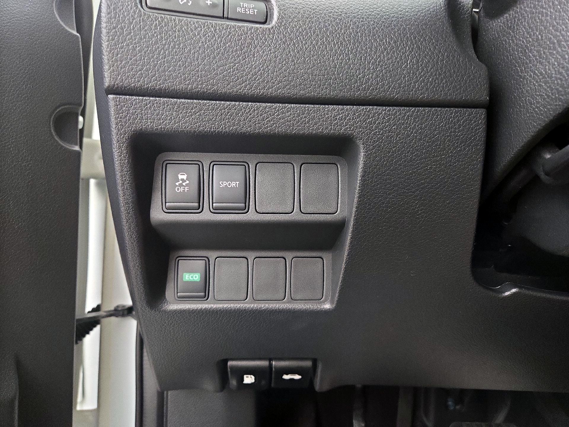 Thumbnail: 2016 Nissan Rogue - 13