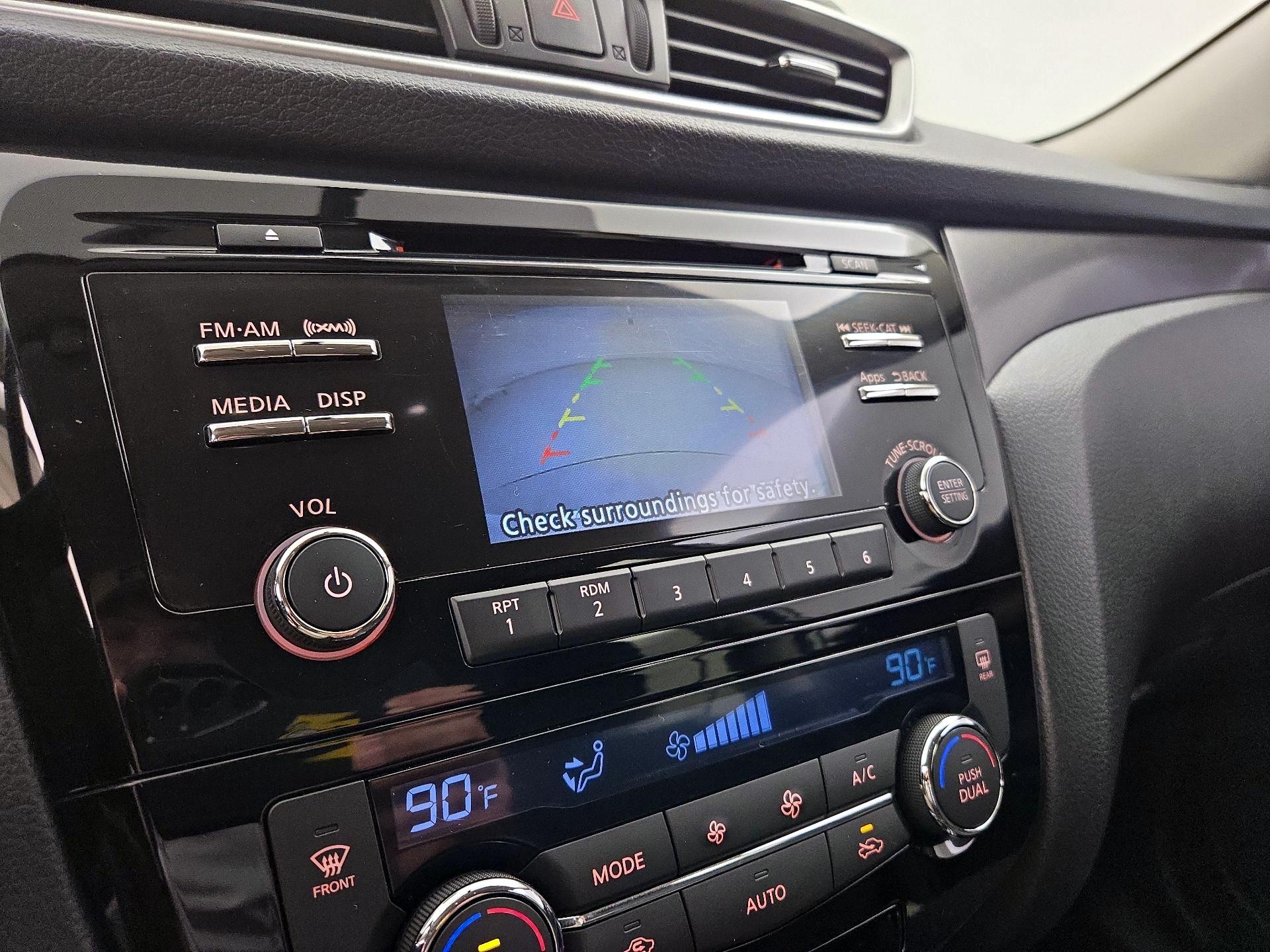 Thumbnail: 2016 Nissan Rogue - 14