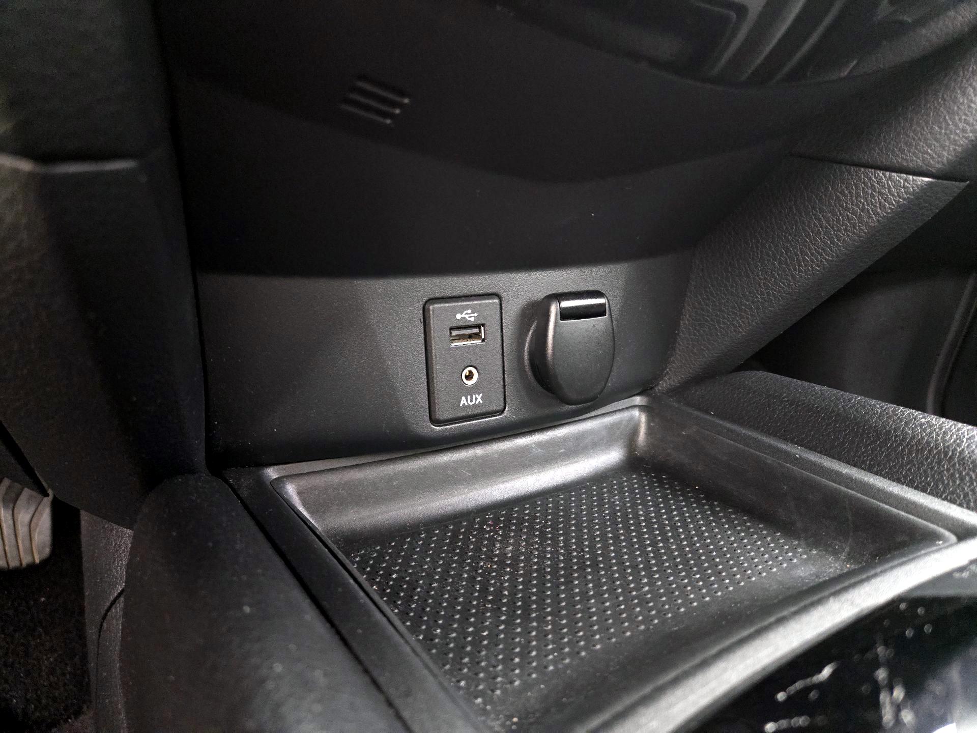 Thumbnail: 2016 Nissan Rogue - 18