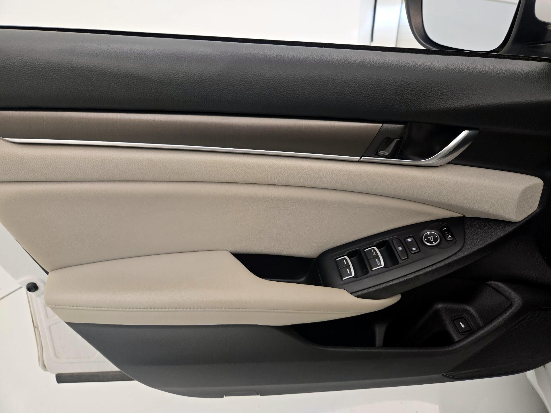 Thumbnail: 2019 Honda Accord - 12