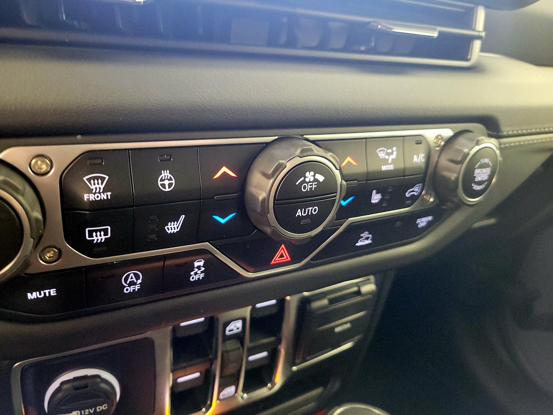 Thumbnail: 2024 Jeep Wrangler - 16