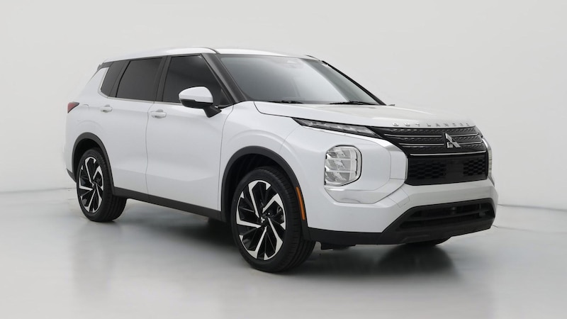 2022 Mitsubishi Outlander ES Hero Image