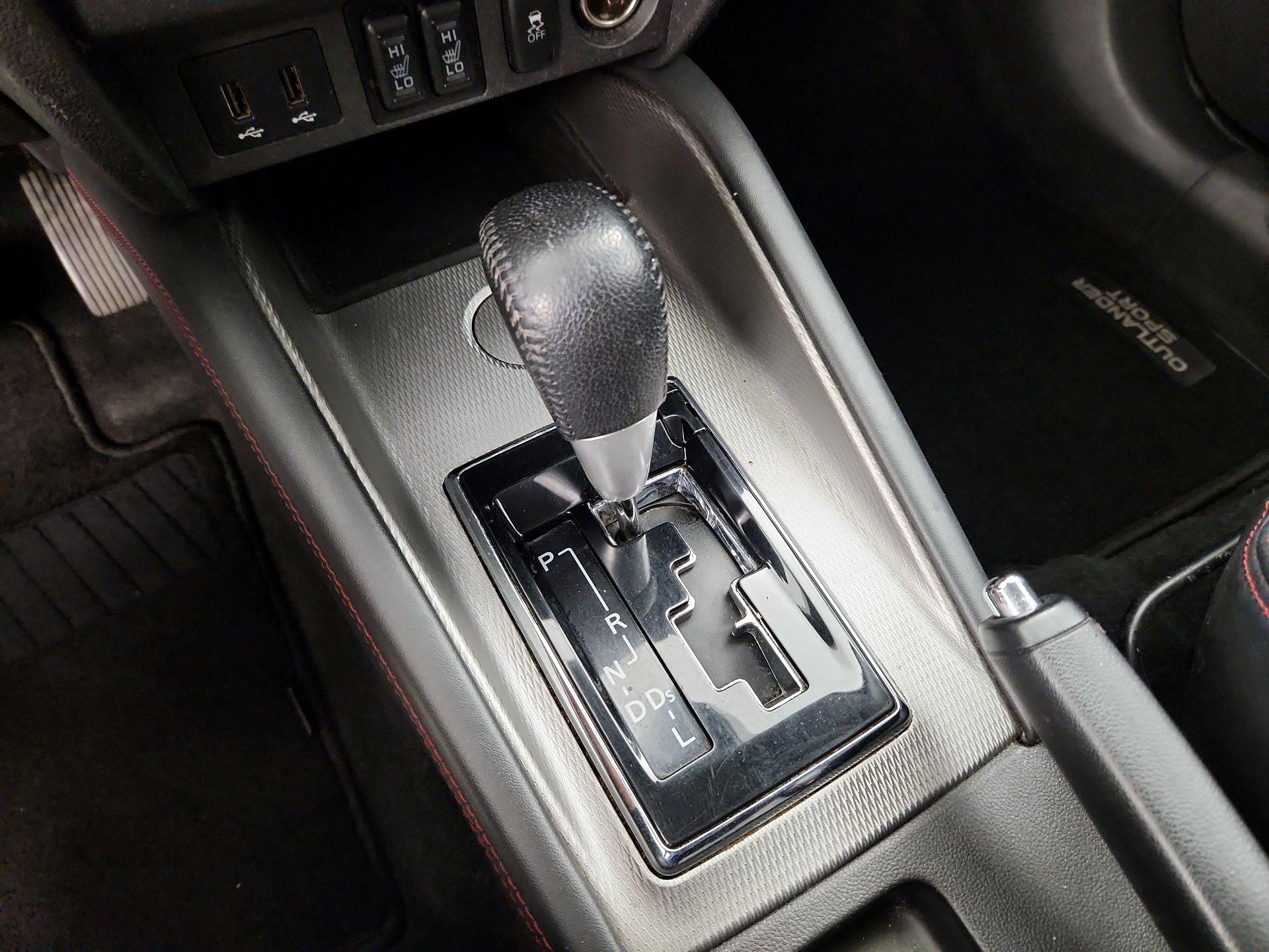Thumbnail: 2019 Mitsubishi Outlander Sport - 17