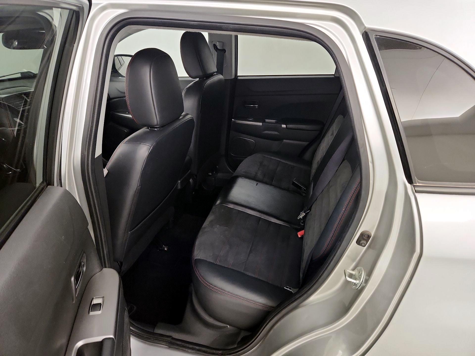 Thumbnail: 2019 Mitsubishi Outlander Sport - 19