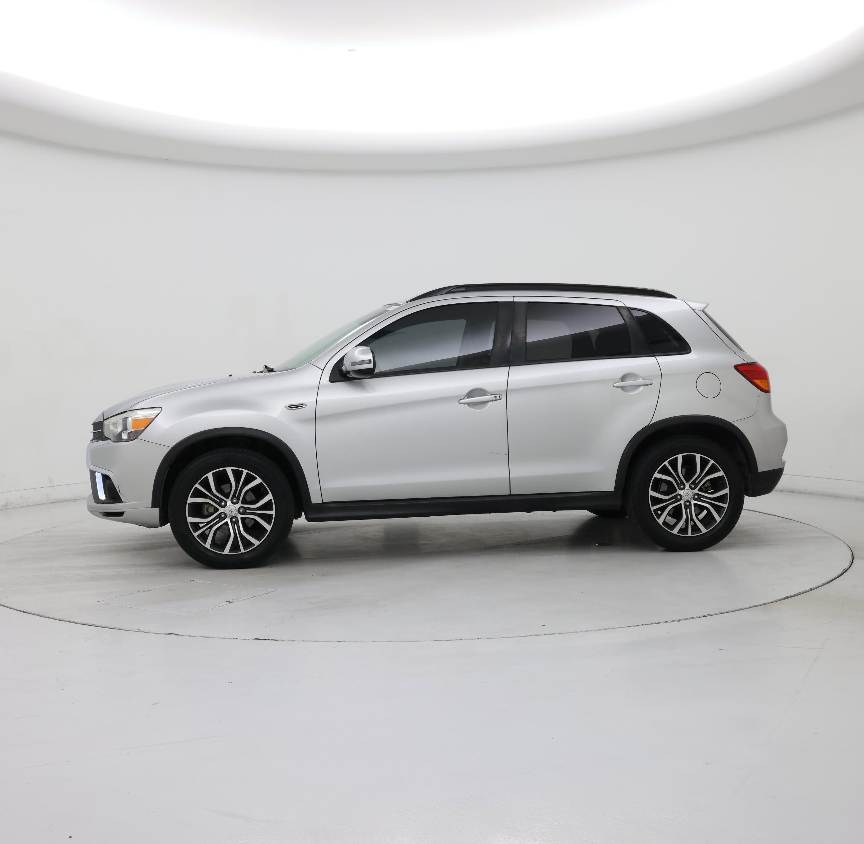 Thumbnail: 2019 Mitsubishi Outlander Sport - 3