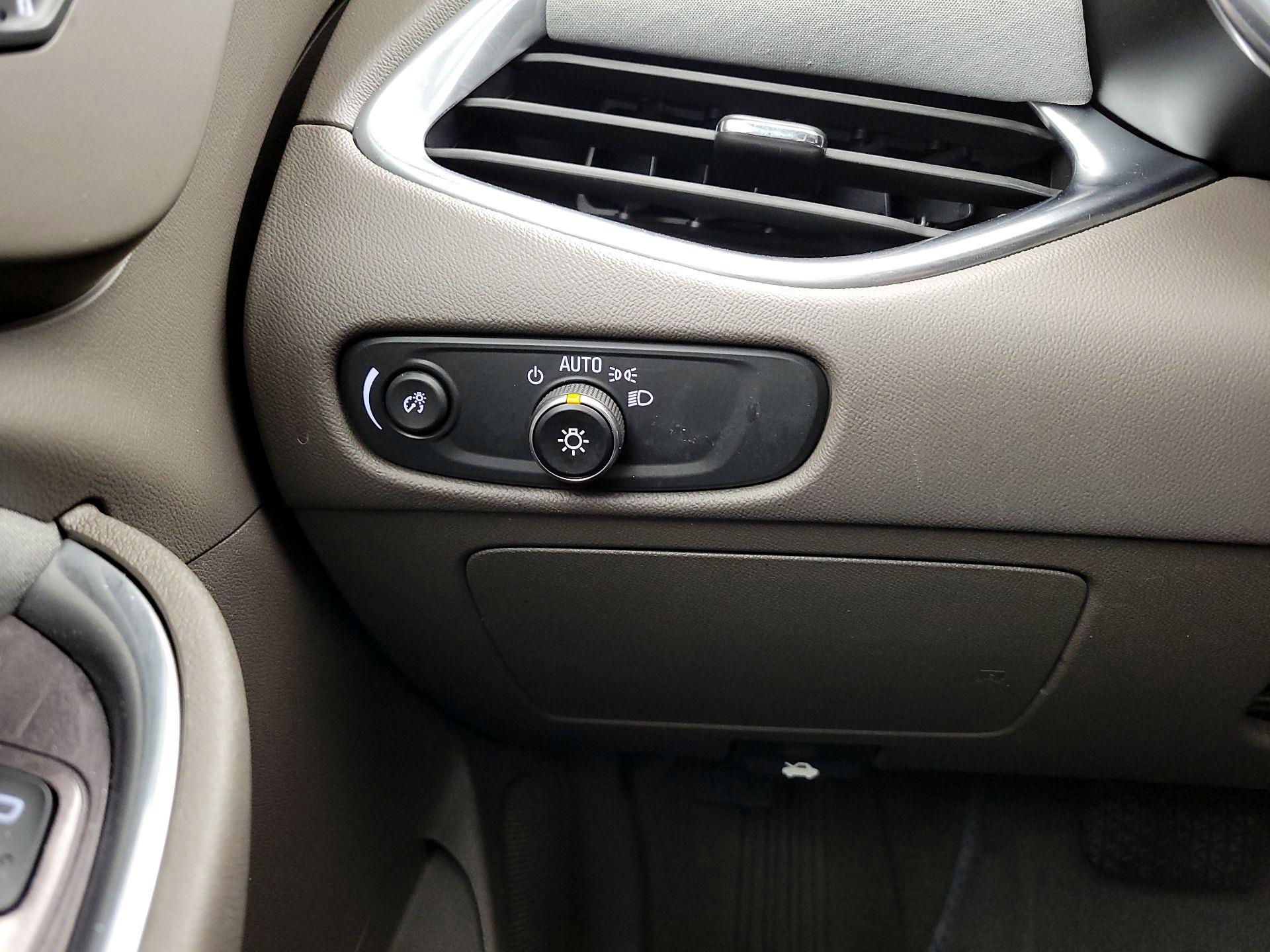 Thumbnail: 2020 Chevrolet Malibu - 13