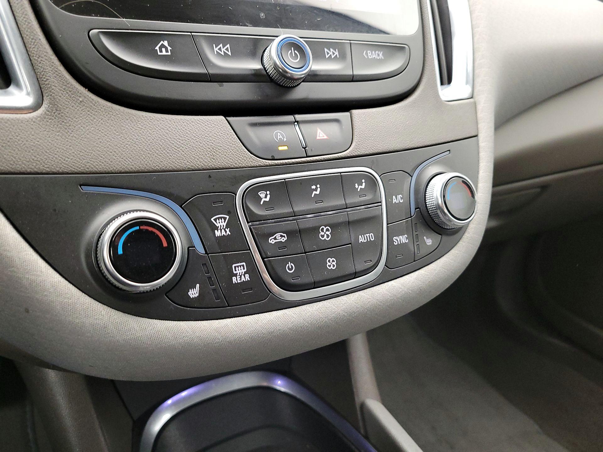 Thumbnail: 2020 Chevrolet Malibu - 16