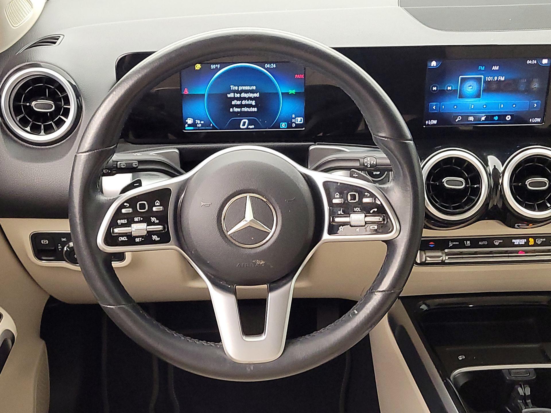 Thumbnail: 2022 Mercedes-Benz GLB - 10