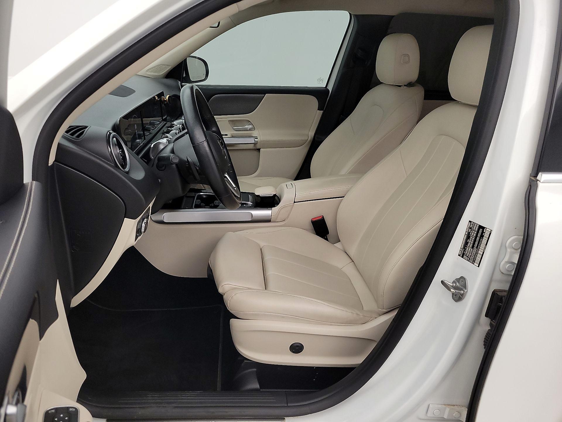 Thumbnail: 2022 Mercedes-Benz GLB - 11