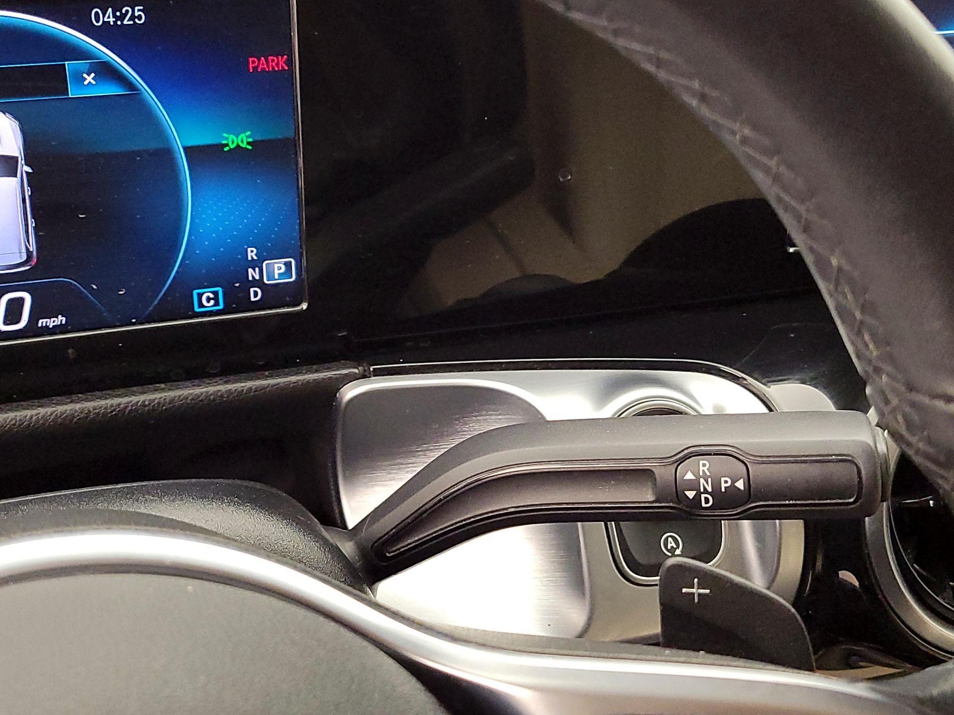 Thumbnail: 2022 Mercedes-Benz GLB - 17