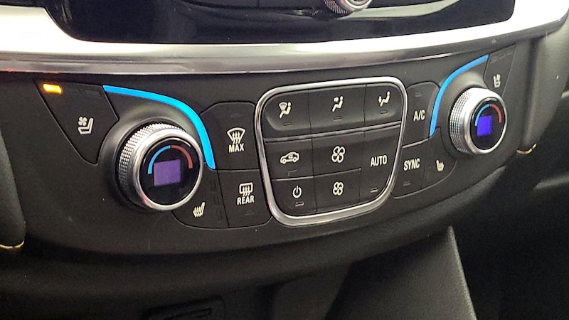 2021 Chevrolet Traverse Premier 17