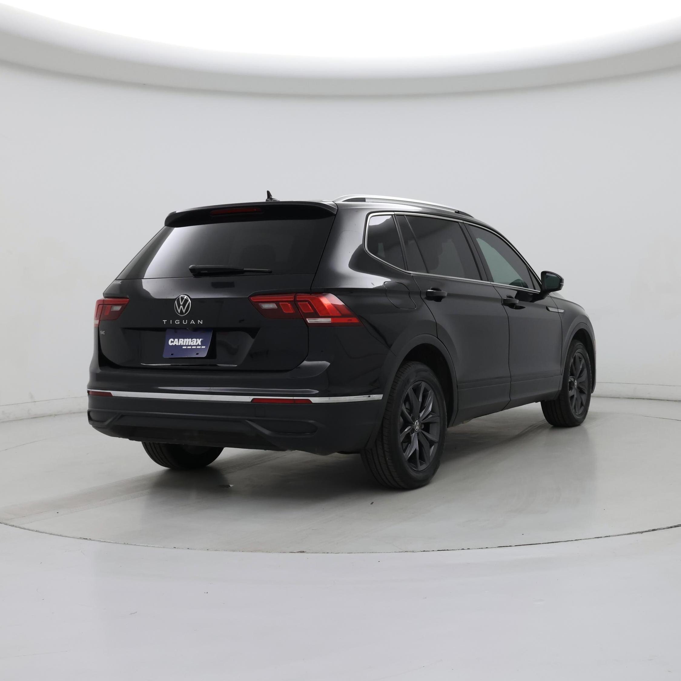 Thumbnail: 2022 Volkswagen Tiguan - 8