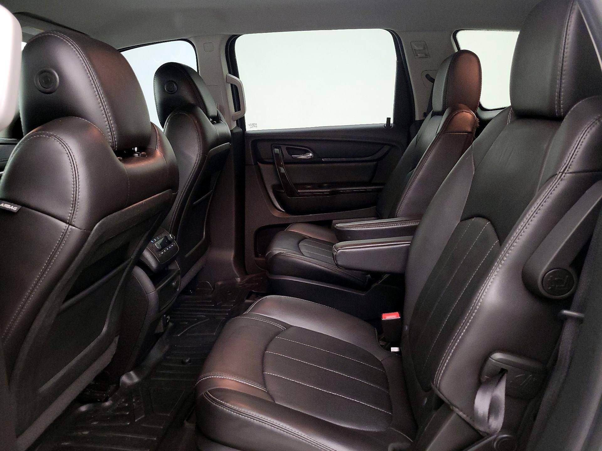 Thumbnail: 2017 Chevrolet Traverse - 20