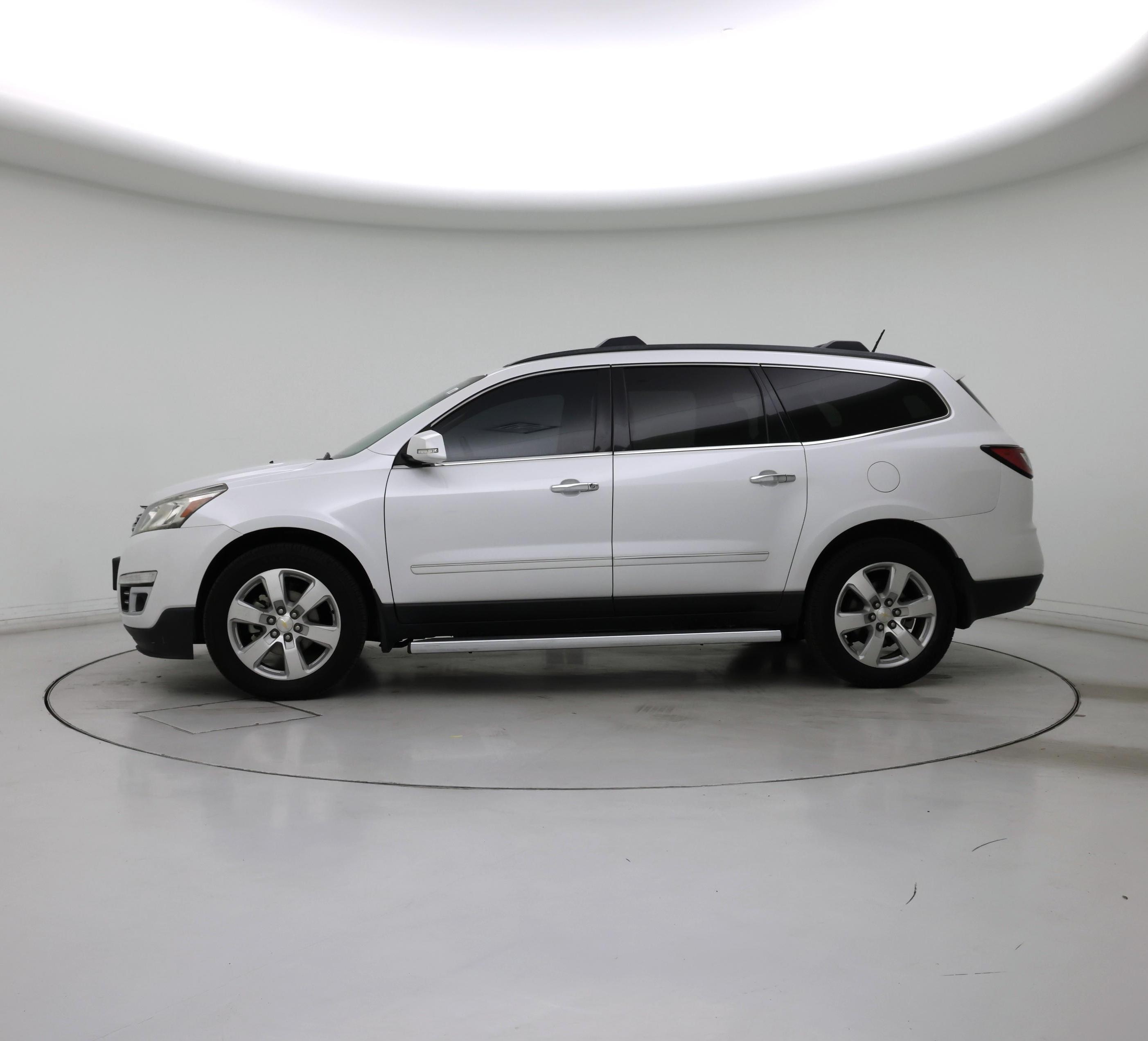Thumbnail: 2017 Chevrolet Traverse - 3