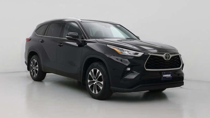 2020 Toyota Highlander XLE Hero Image