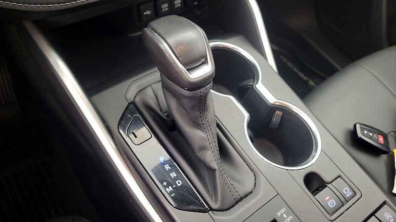 2020 Toyota Highlander XLE 17