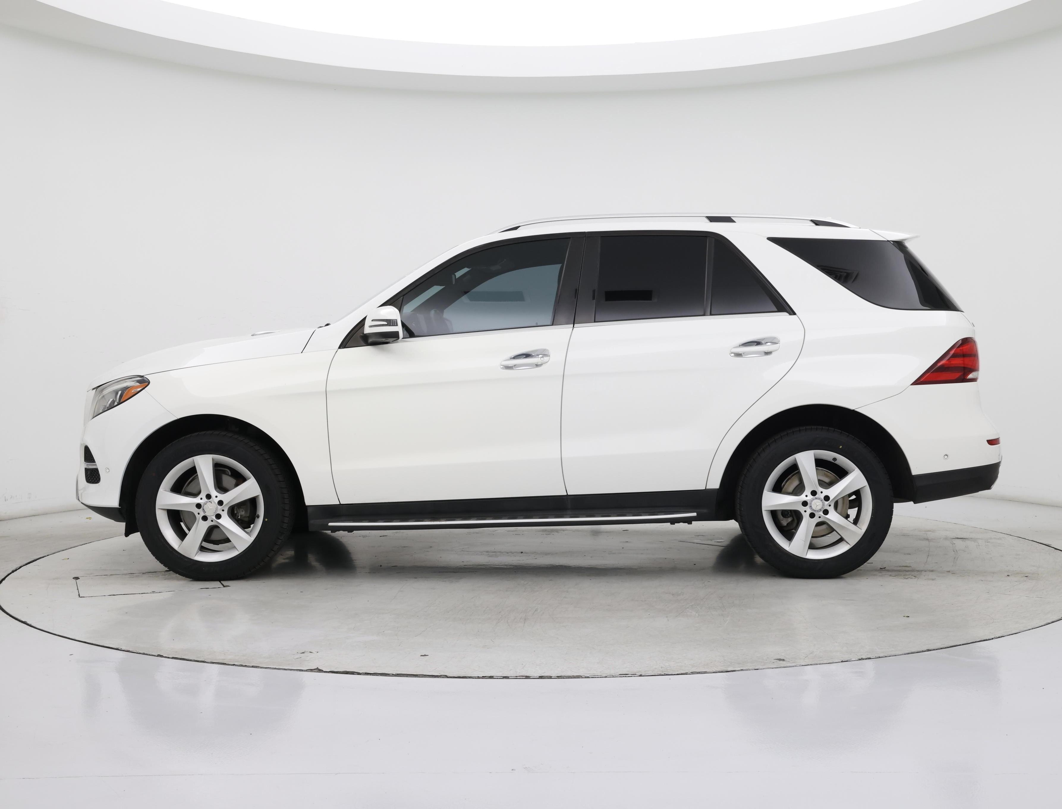 Thumbnail: 2017 Mercedes-Benz GLE - 3