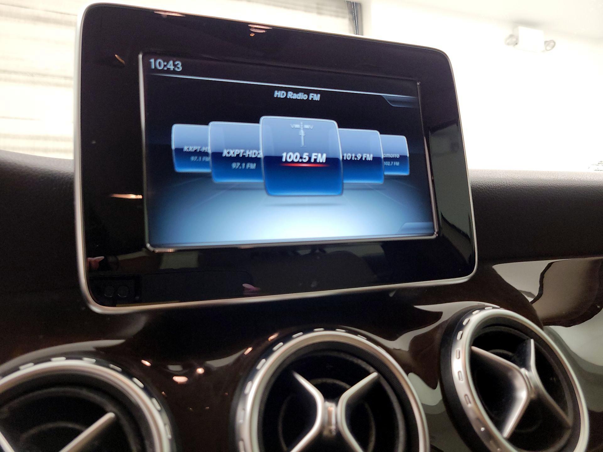Thumbnail: 2016 Mercedes-Benz GLA - 14