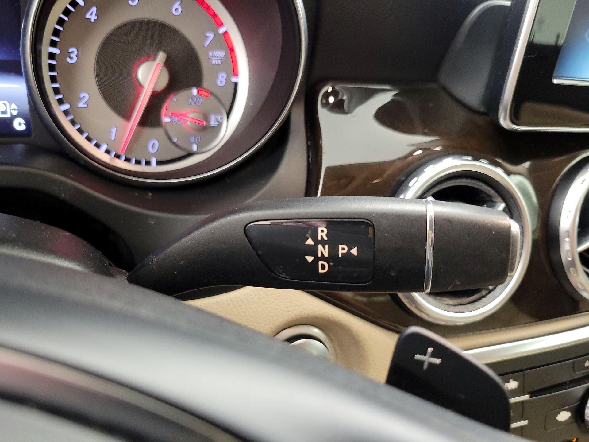 Thumbnail: 2016 Mercedes-Benz GLA - 16
