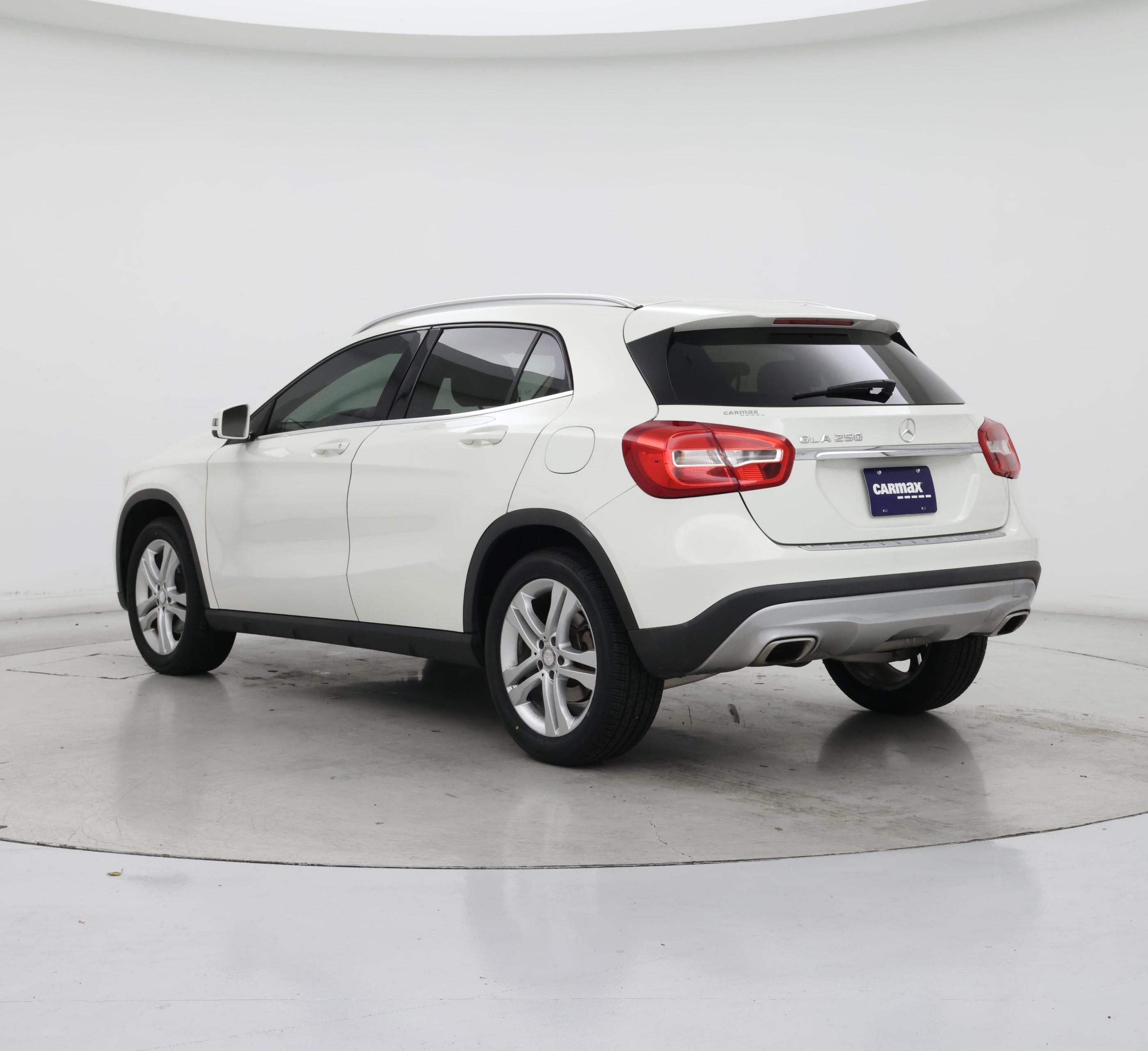 Thumbnail: 2016 Mercedes-Benz GLA - 2