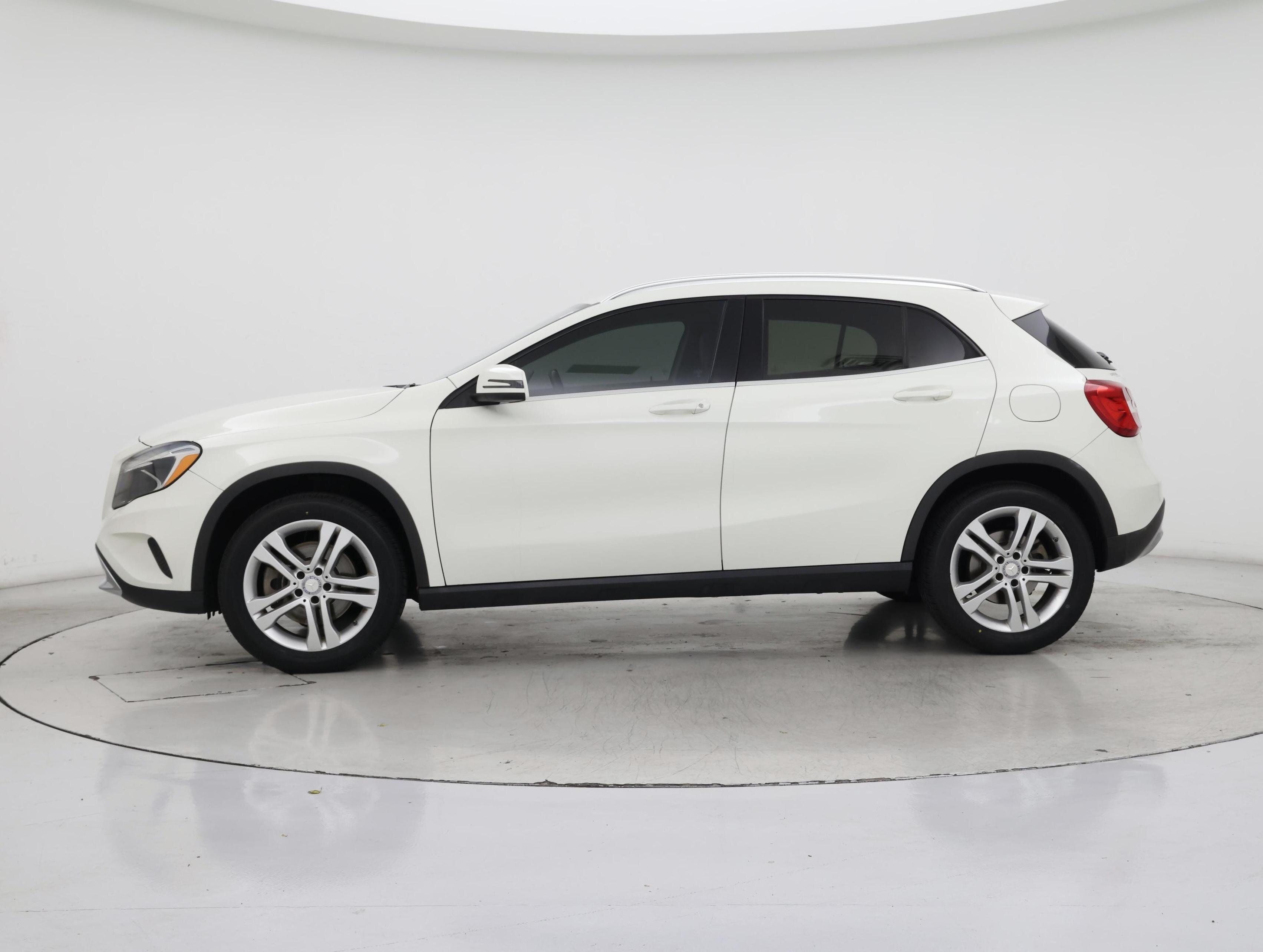 Thumbnail: 2016 Mercedes-Benz GLA - 3