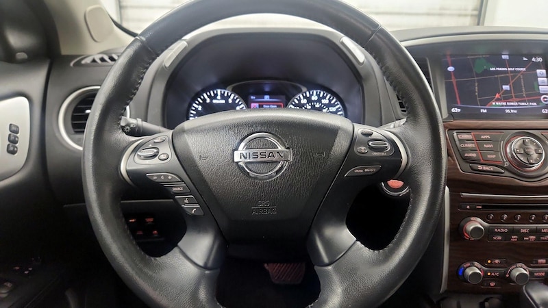 2017 Nissan Pathfinder Platinum 10