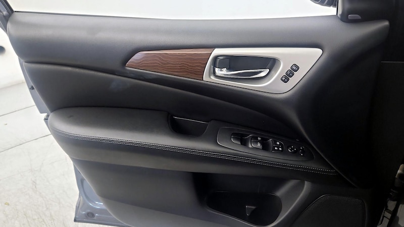 2017 Nissan Pathfinder Platinum 12