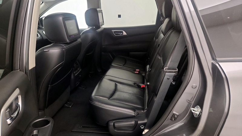 2017 Nissan Pathfinder Platinum 21