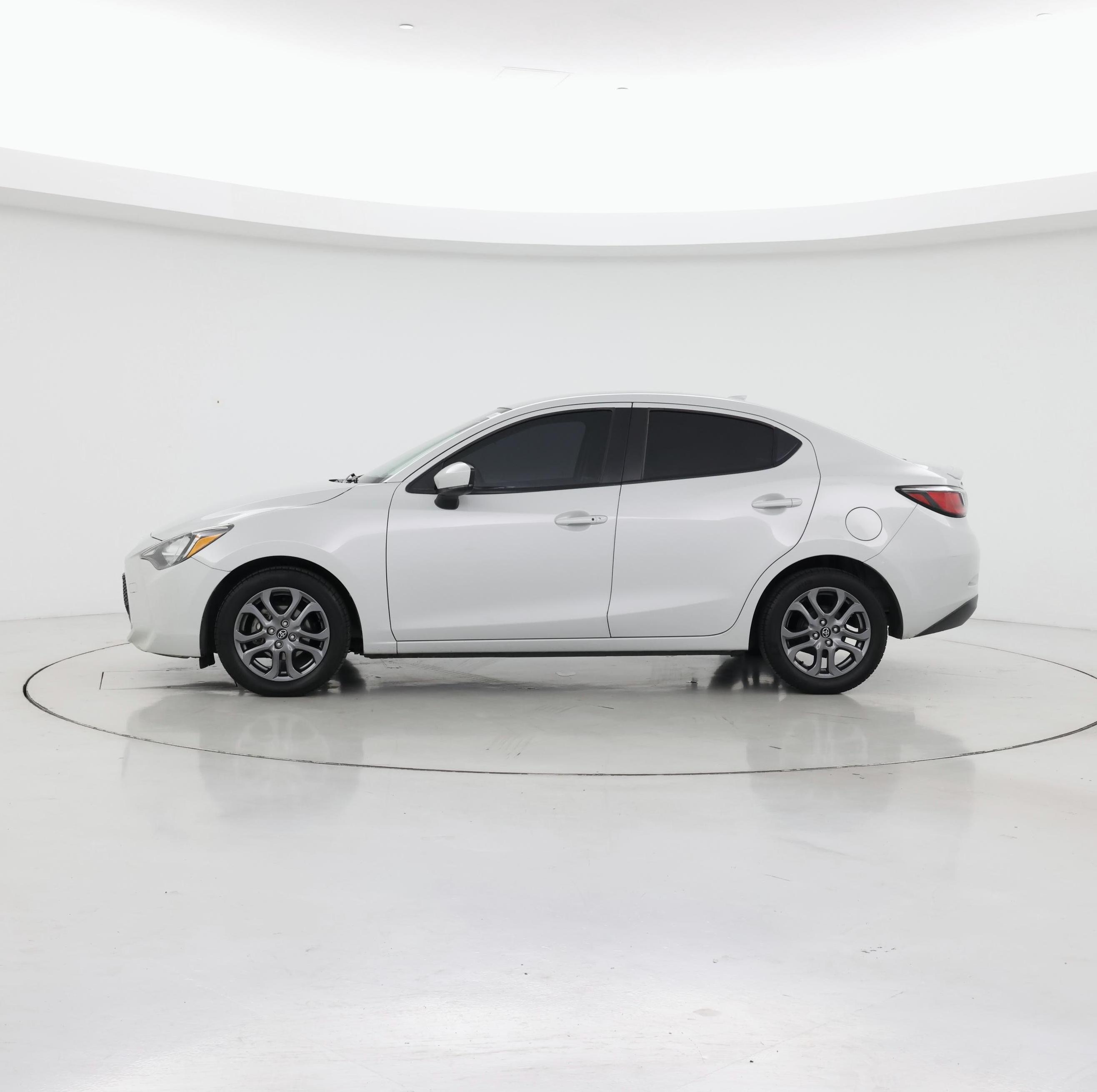 Thumbnail: 2019 Toyota Yaris - 3