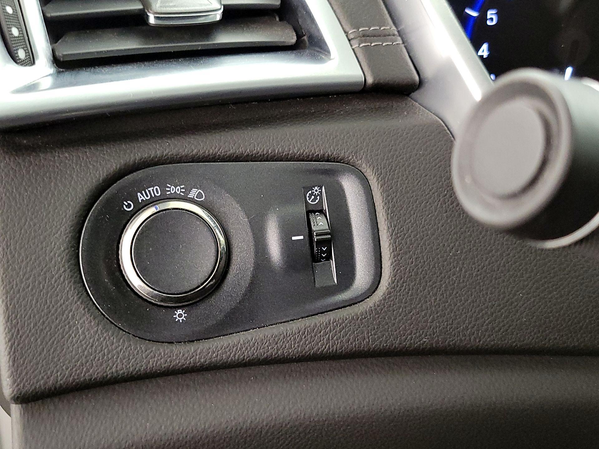 Thumbnail: 2016 Cadillac SRX - 13