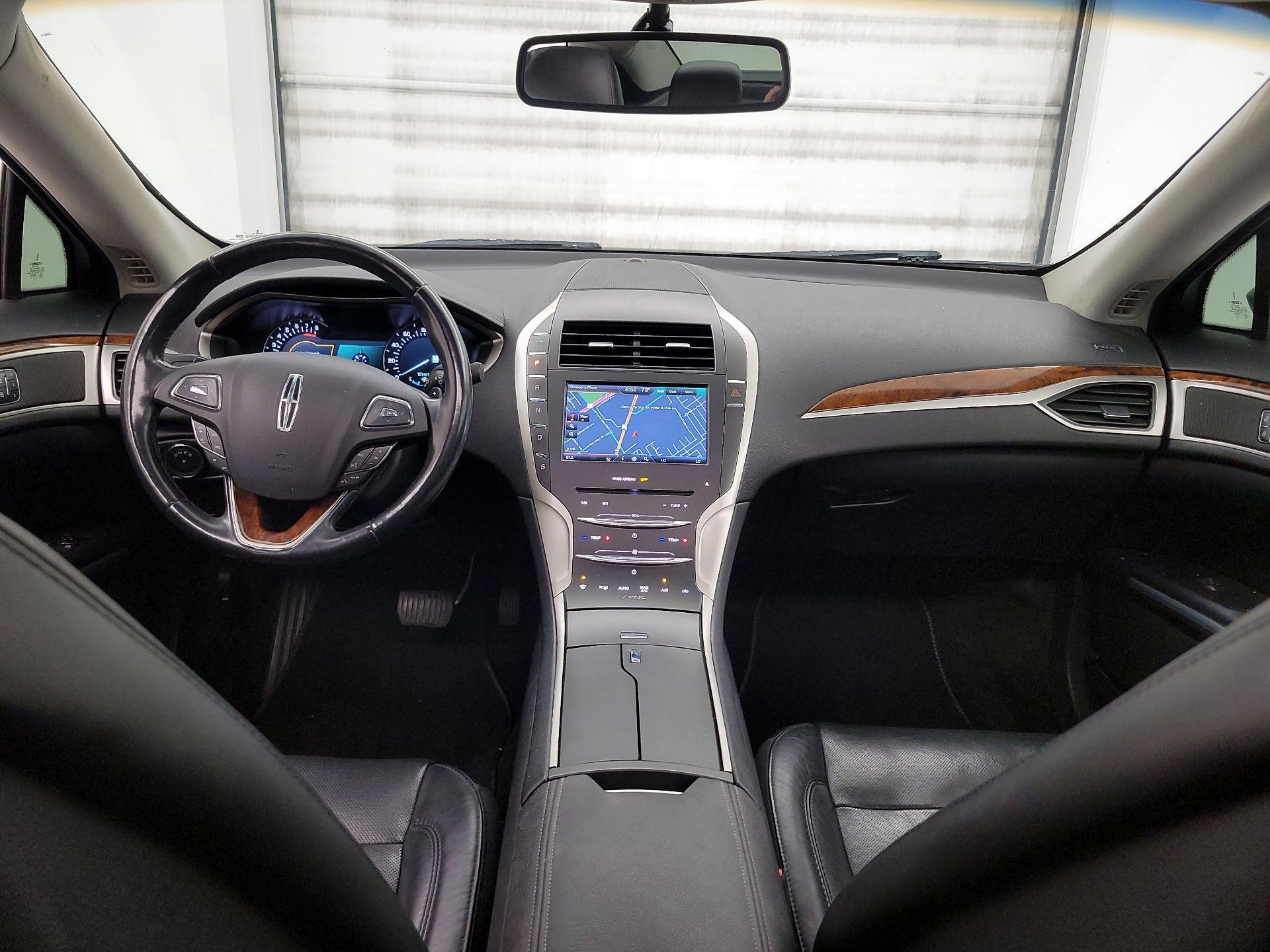 Thumbnail: 2015 Lincoln MKZ - 9