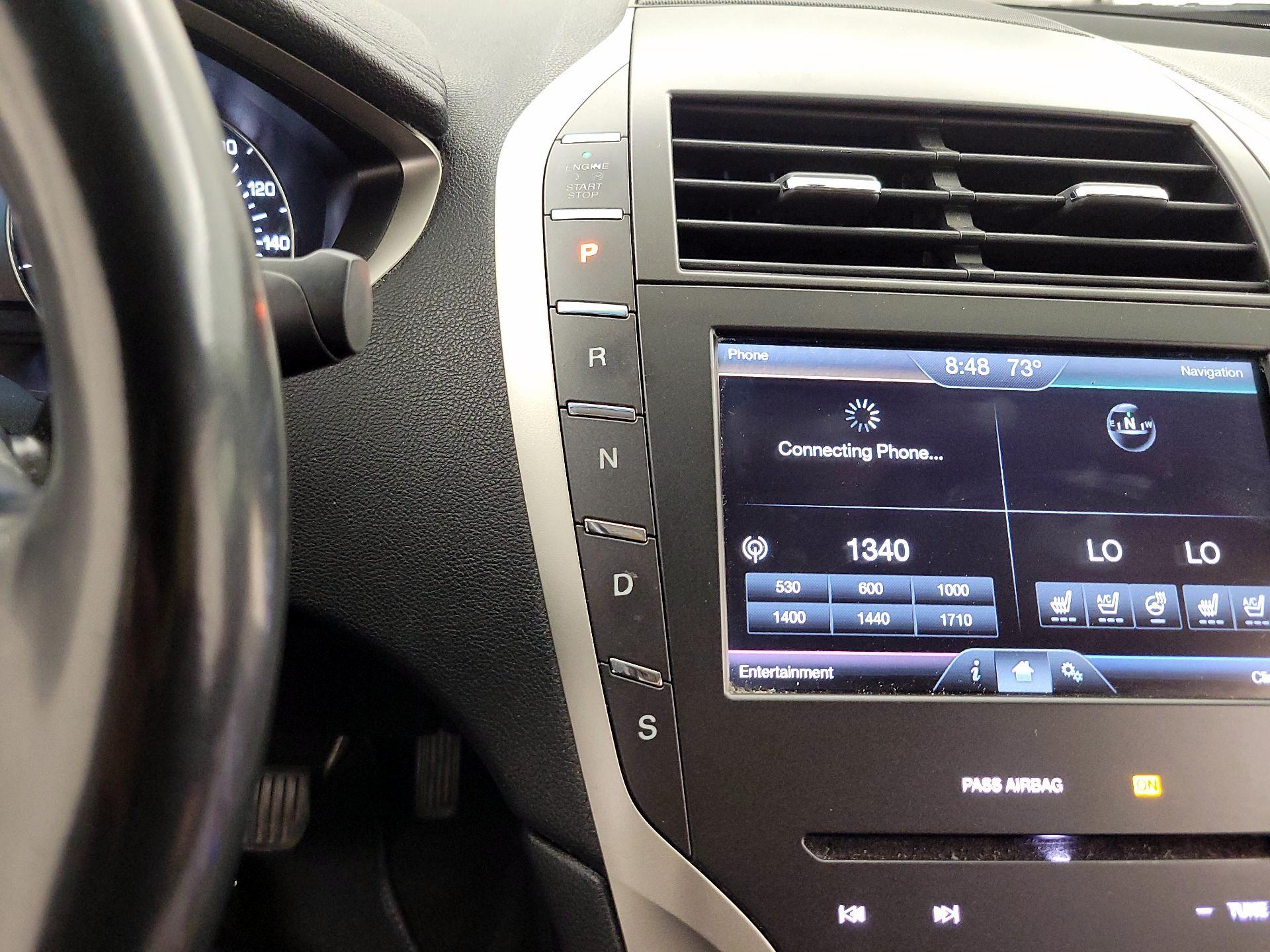 Thumbnail: 2015 Lincoln MKZ - 18