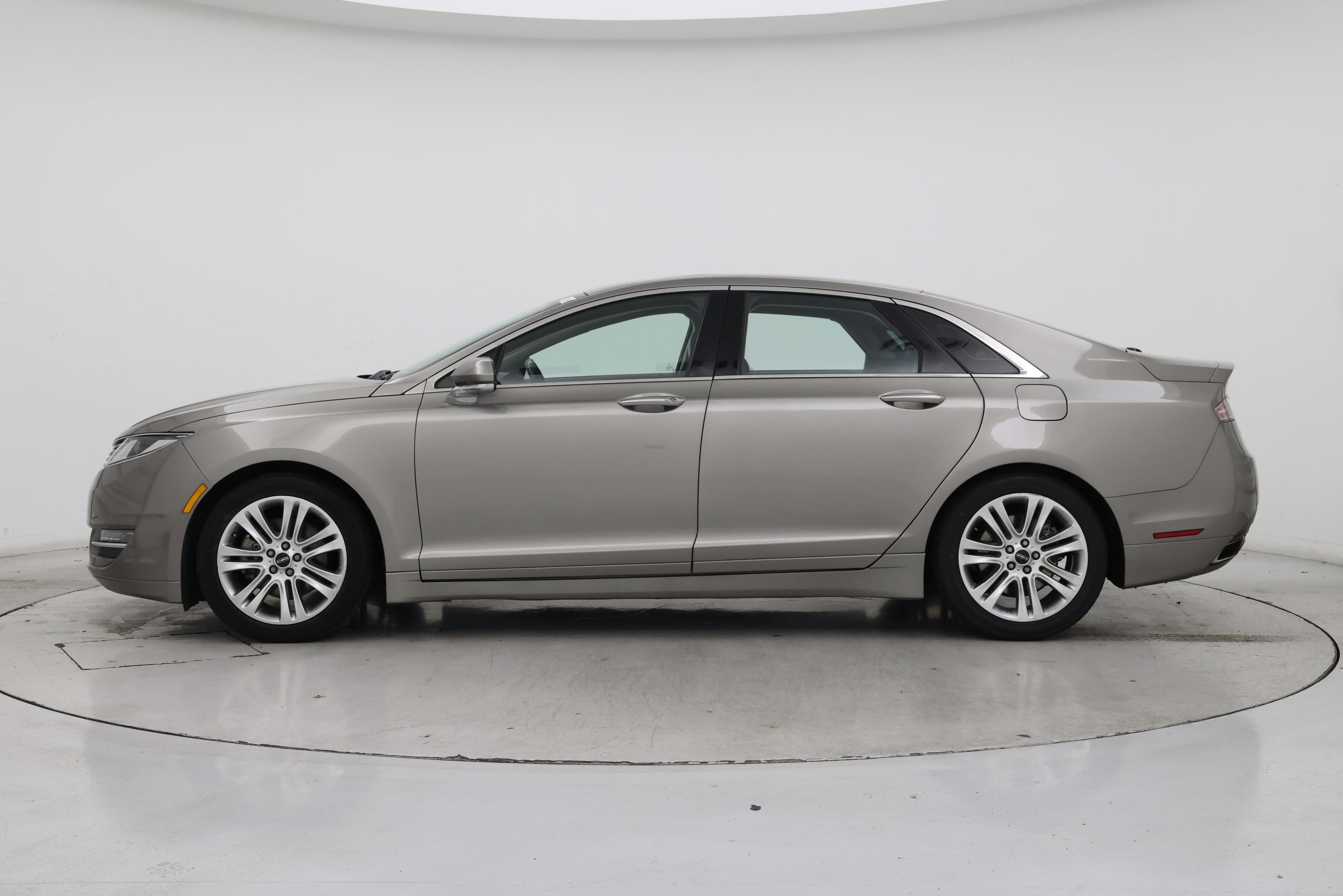 Thumbnail: 2015 Lincoln MKZ - 3
